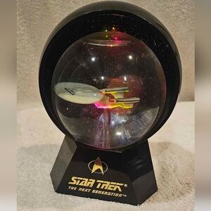 STAR TREK NEXT GENERATION LIGHTED MUSICAL GLOBE